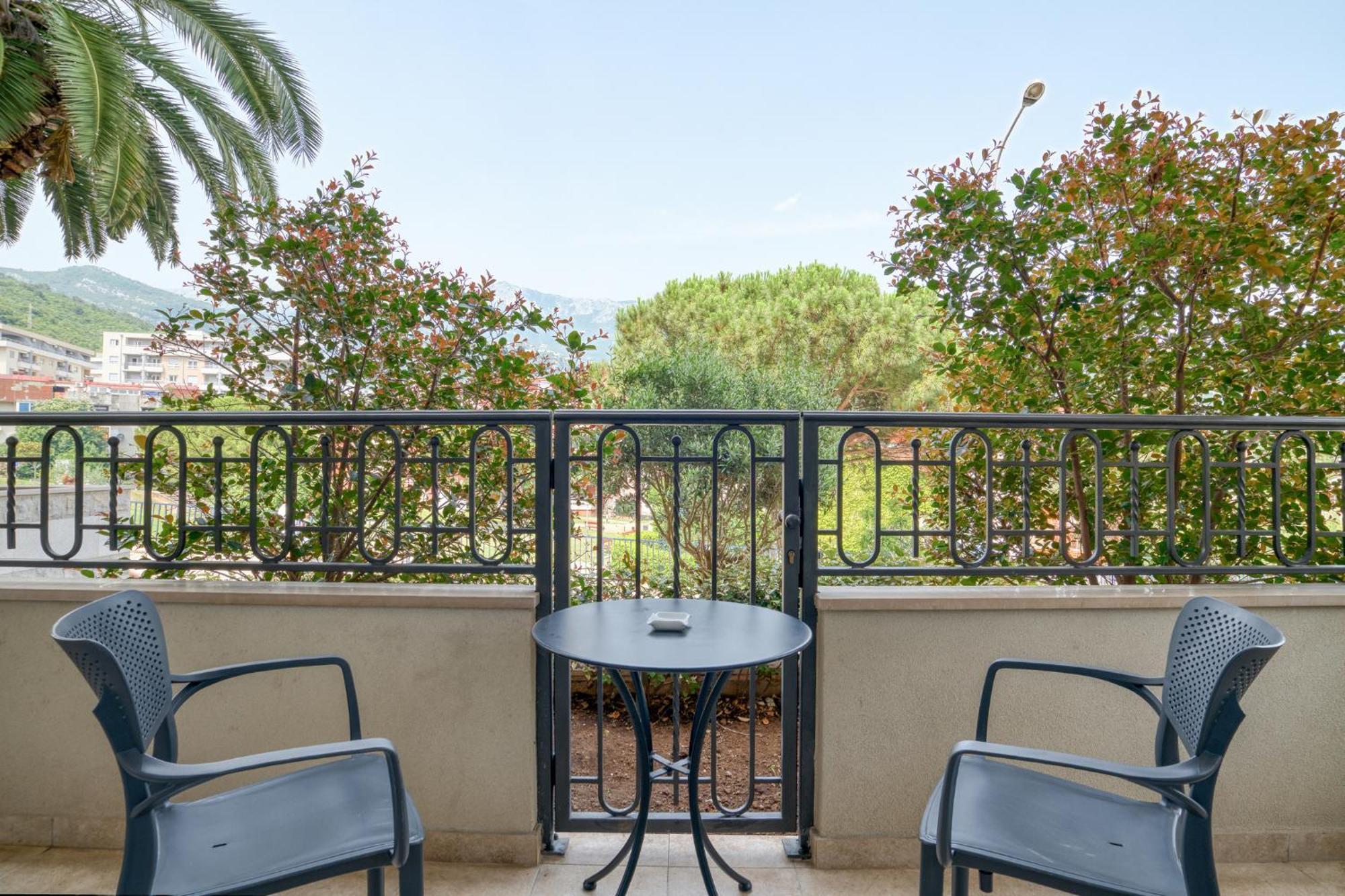 Apartment Ap Royal Oak - 2 Bedroom In *