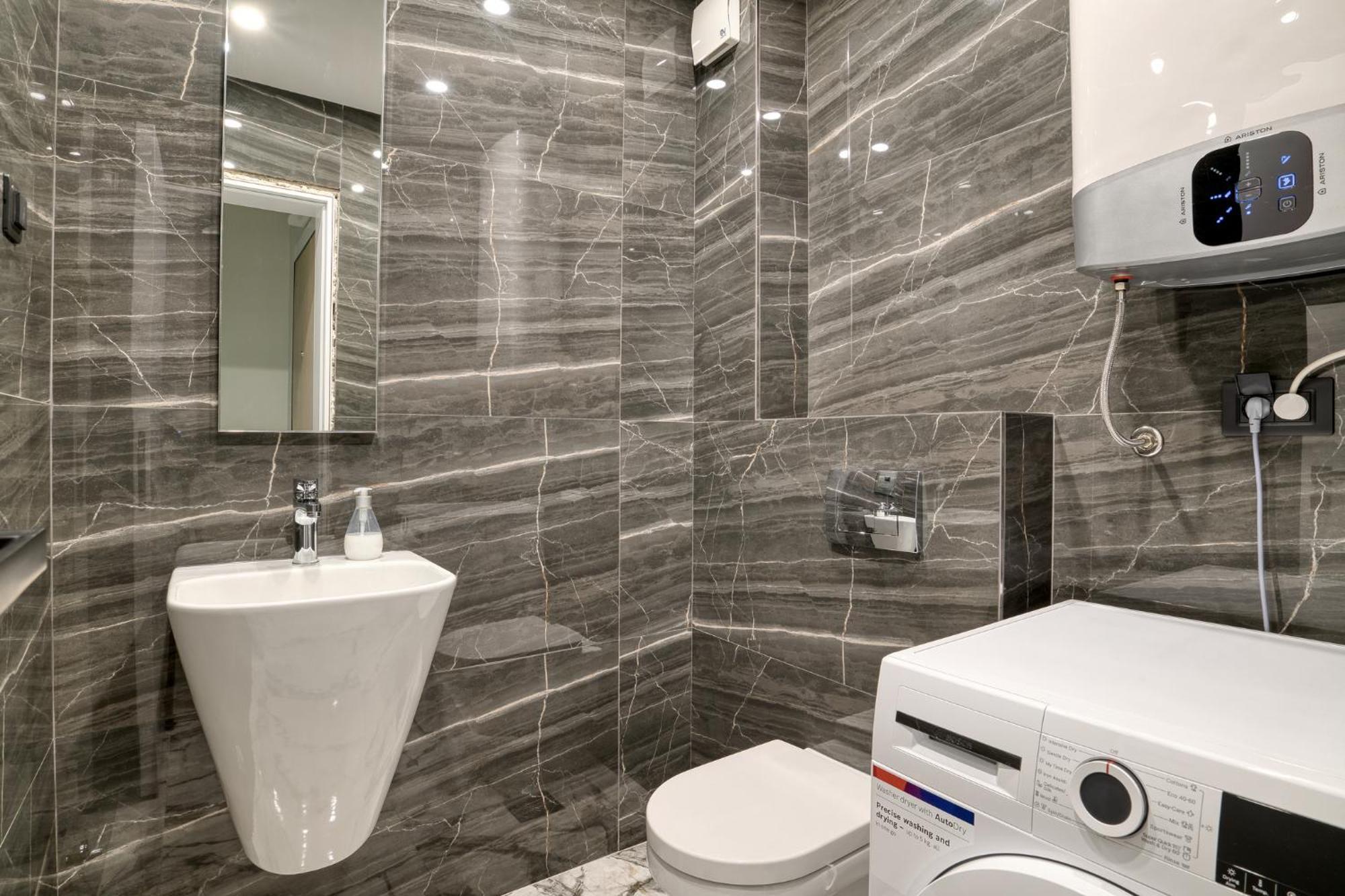 Ap Royal Oak - 2 Bedroom In Apartment *