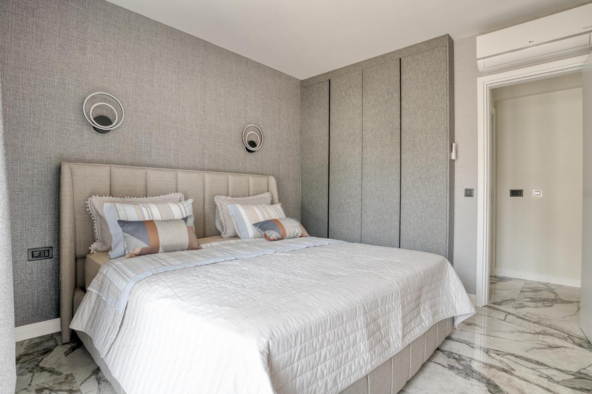 Apartment Ap Royal Oak - 2 Bedroom In Budva