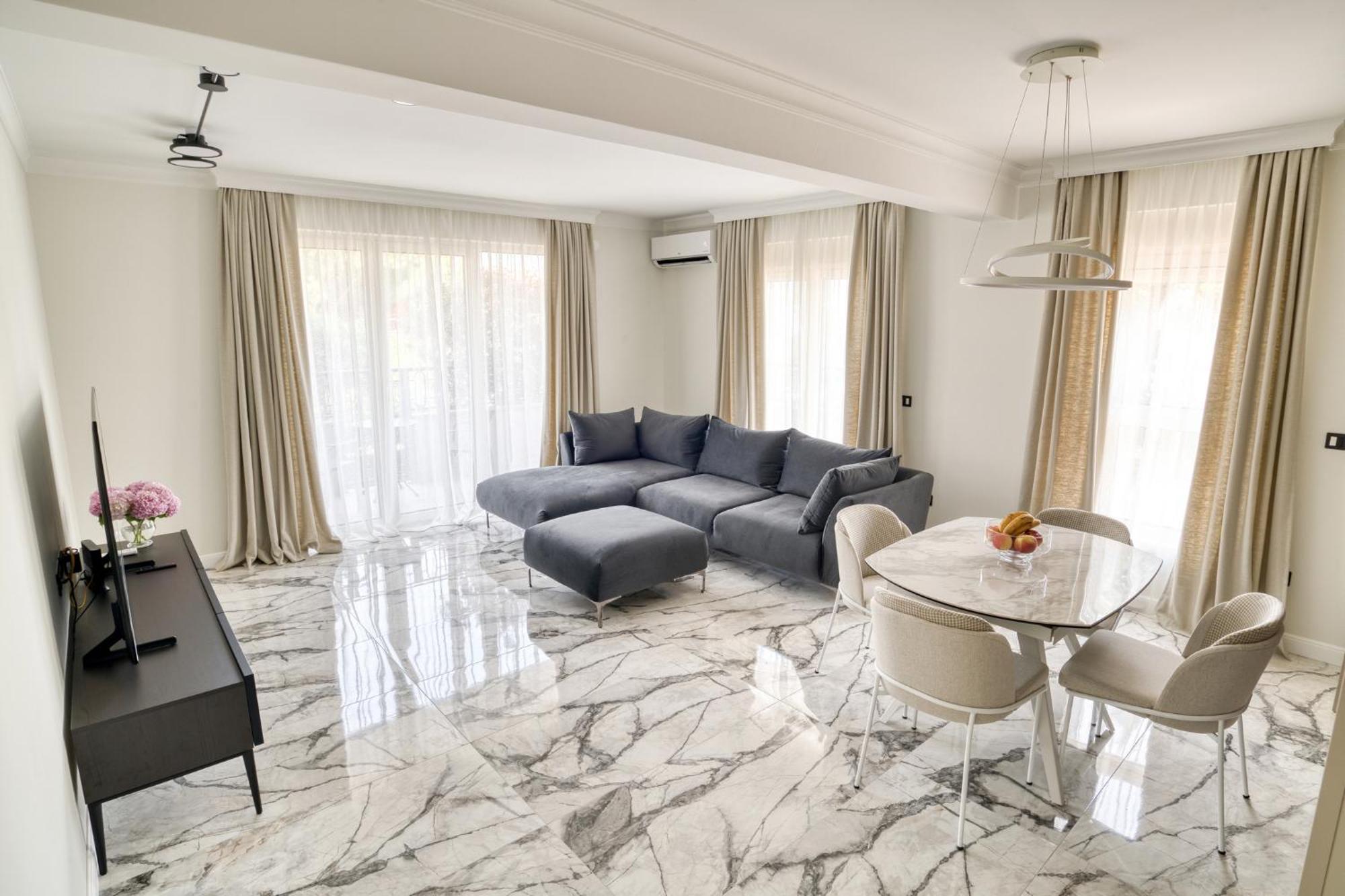 Ap Royal Oak - 2 Bedroom In Apartment